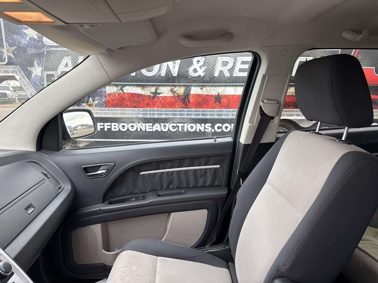 2009-dodge-journey-sxt-image-11