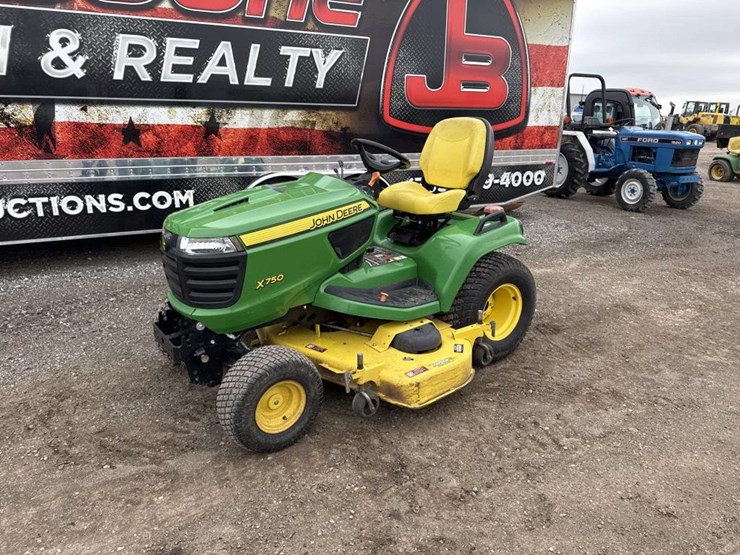 2013-john-deere-x750-image-1