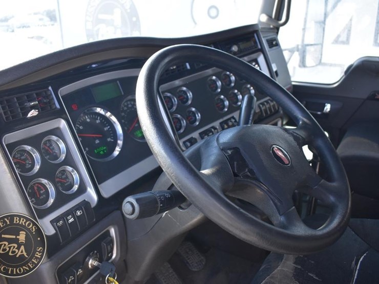 2012-kenworth-t660-image-37