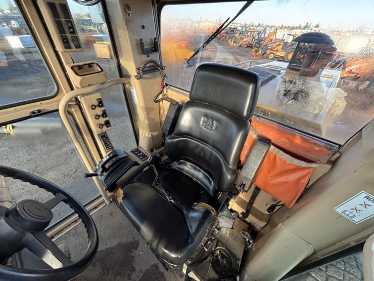 caterpillar-143h-image-36