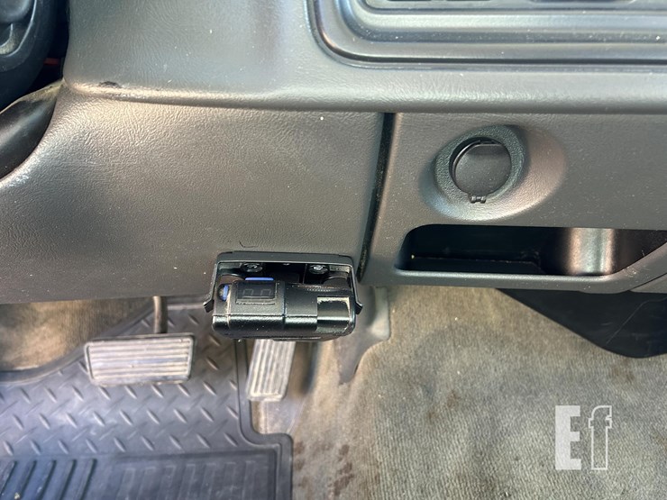 2004-chevrolet-silverado-1500-image-16