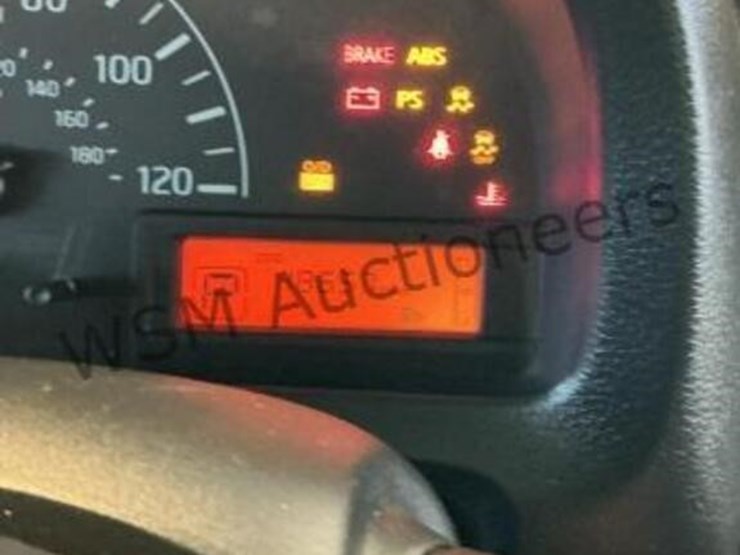 2017-nissan-nv200-image-18