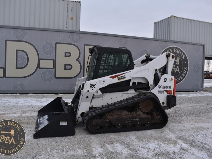 2021-bobcat-t870-image-45