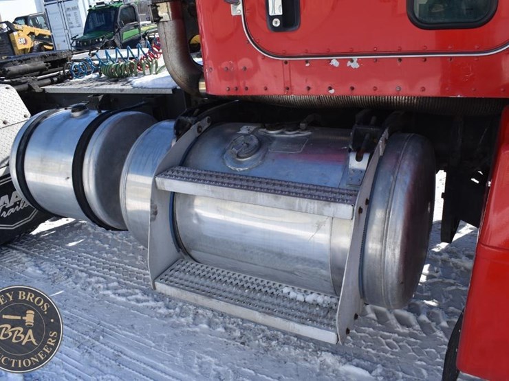 2005-peterbilt-385-image-20