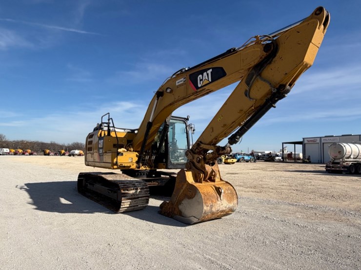 caterpillar-323fl-image-3