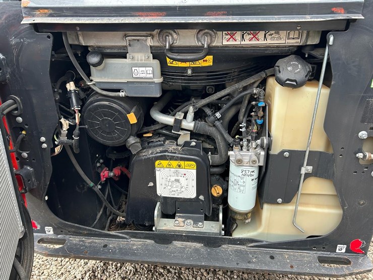 2022-bobcat-t76-image-14