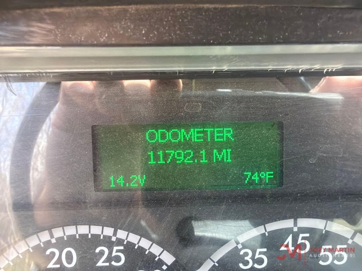 2018-freightlinerwater-truck-image-28