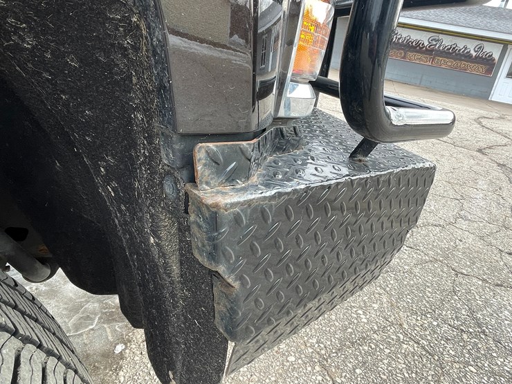 #7551-•-2019-chevy-silverado-high-country-pickup-(has-wi-title)-(blair,-wi)-image-14