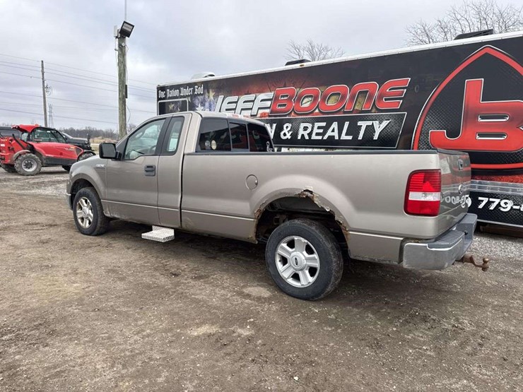 2004-ford-f150-xlt-image-2