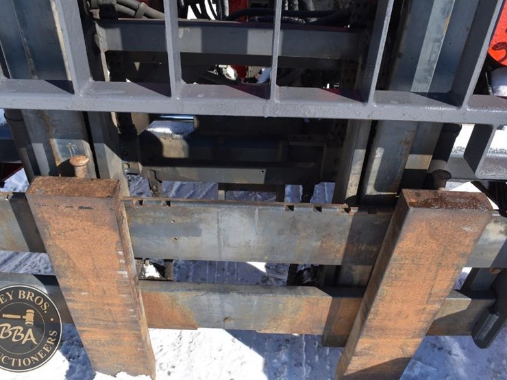 2015-moffett-m50-image-10