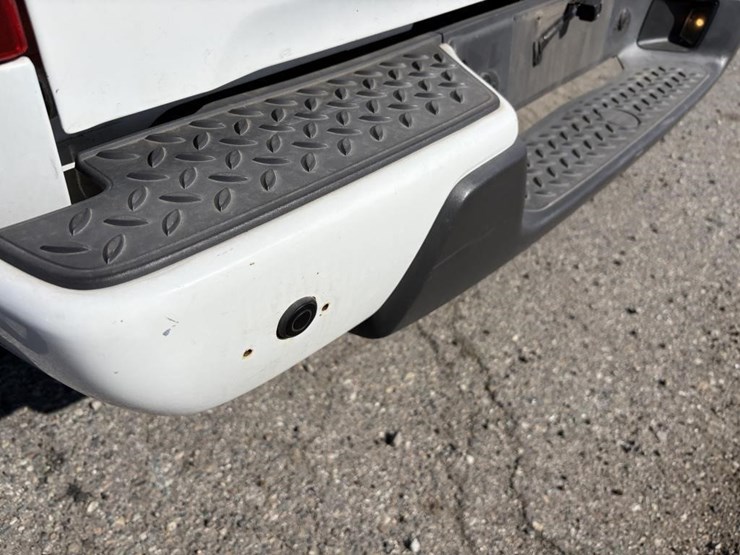 2011-chevrolet-colorado-image-30