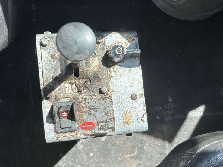 2016-international-durastar-4300-image-16