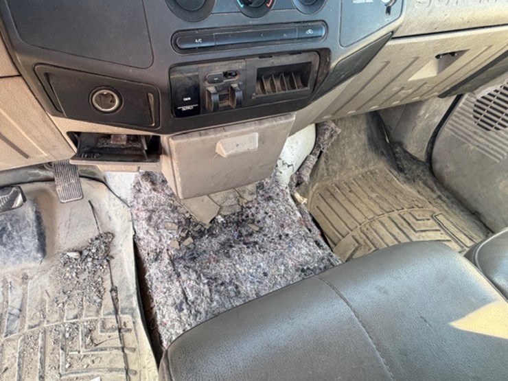 2008-ford-f250-image-33