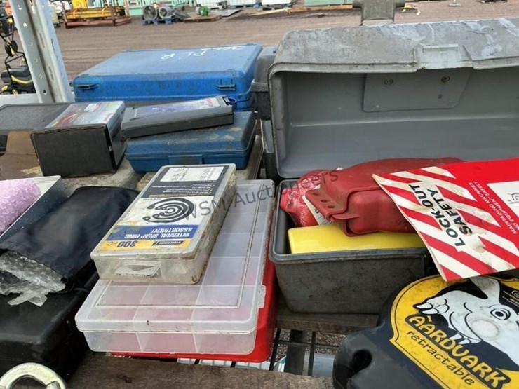 pallet-of-misc-image-6