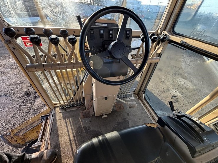 caterpillar-143h-image-37