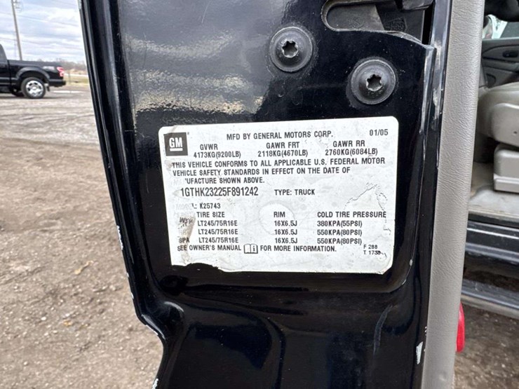 2005-gmc-sierra-2500-image-20