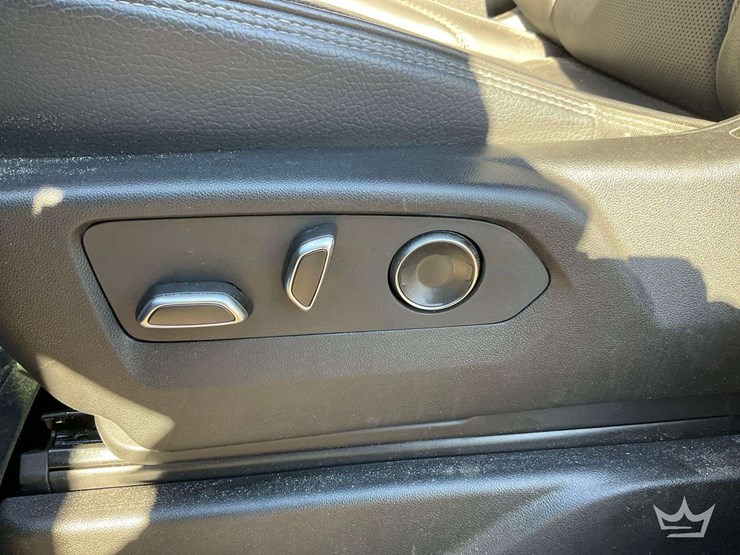 2024-gmc-yukon-denali-image-12