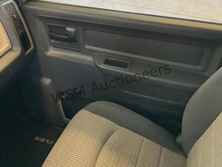 2010-dodge-2500-image-22