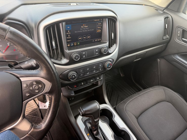 2021-chevrolet-colorado-image-9