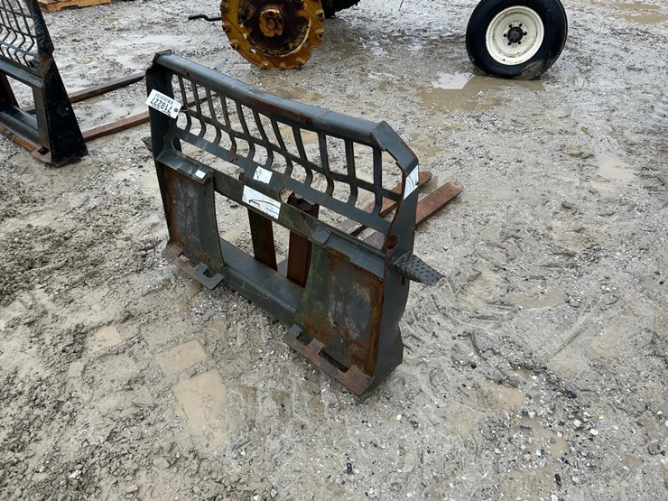 48”-skid-steer-pallet-forks-image-4