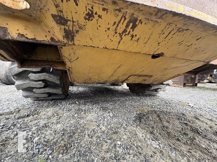 2013-caterpillar-262c2-image-11