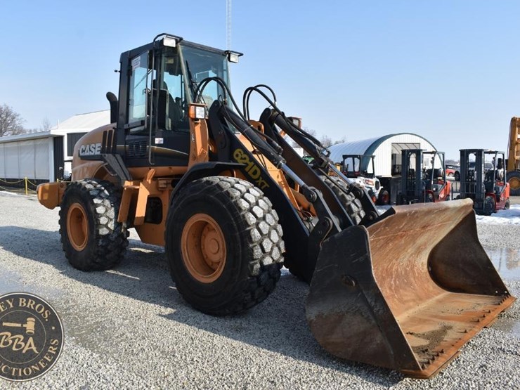 2003-case-621d-xt-image-10