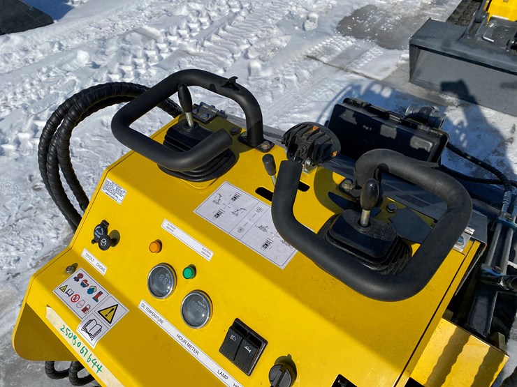 #5320-•-landhonor-mini-skid-steer-loader-image-12