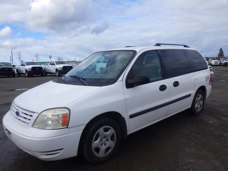 2006-ford-freestar-image-1