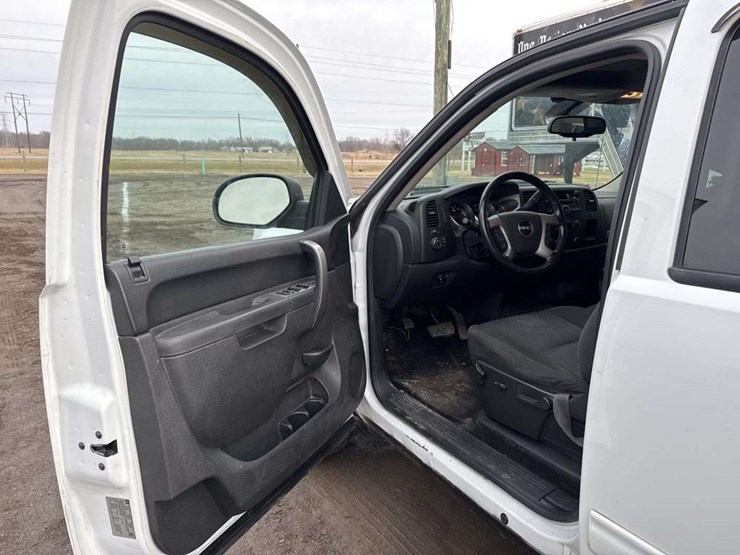 2011-gmc-sierra-1500-image-12