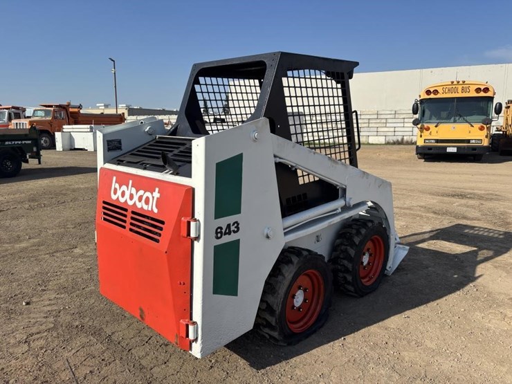 bobcat-643-image-3