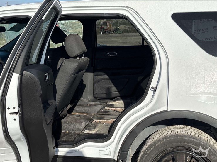 2018-ford-explorer-image-17