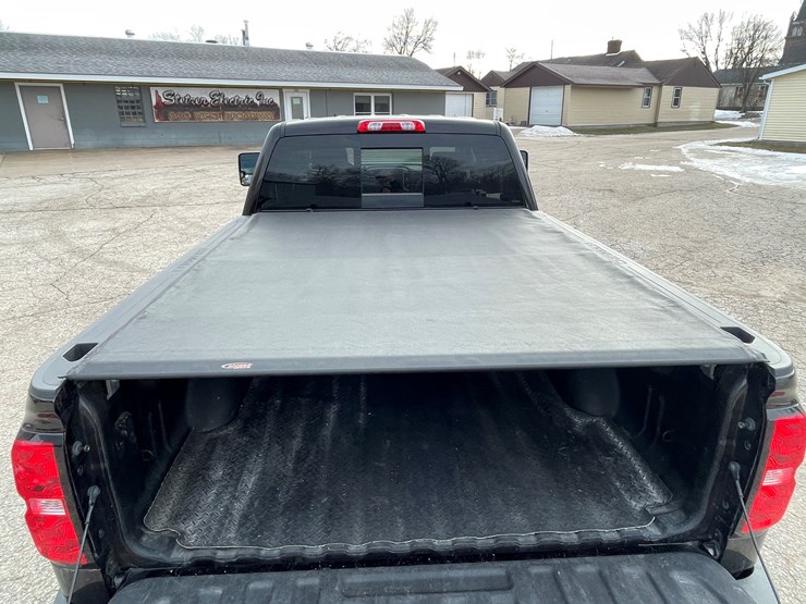 #7551-•-2019-chevy-silverado-high-country-pickup-(has-wi-title)-(blair,-wi)-image-33