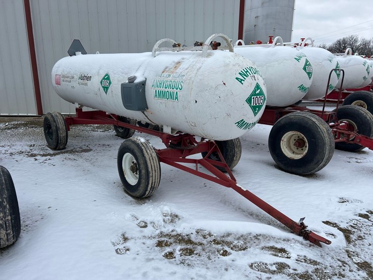 1000-gal.-nh3-tank-on-gear-(on-site)-image-1