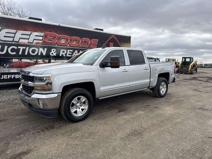 2017-chevrolet-silverado-1500-image-1