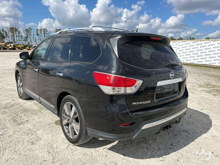 2013-nissan-pathfinder-image-4