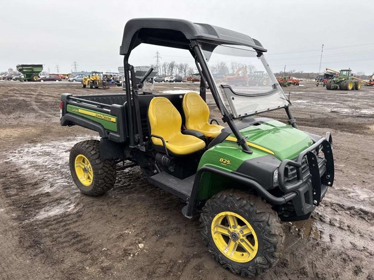 john-deere-gator-image-4