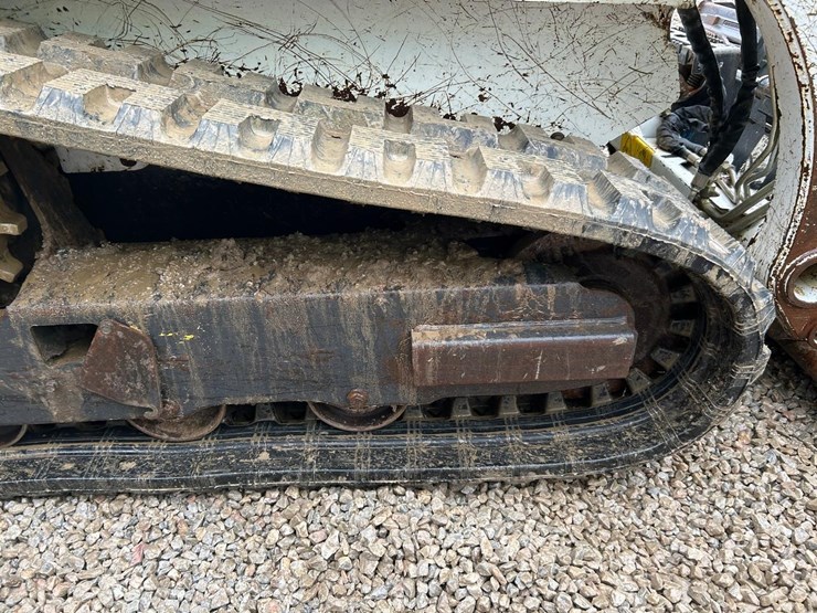 2023-bobcat-t450-image-14