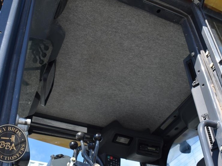 2013-deere-770g-image-31