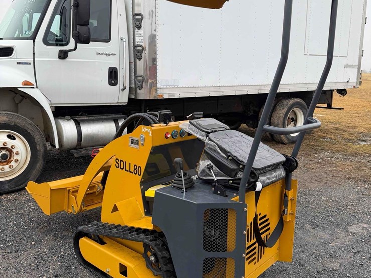 new-sdll80-mini-track-loader-image-2