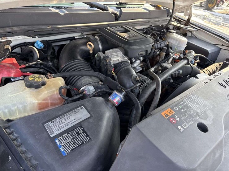 2013-chevrolet-3500-image-22