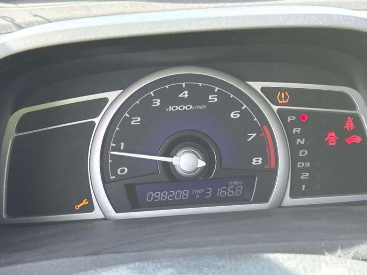 2011-honda-civic-coupe-image-14