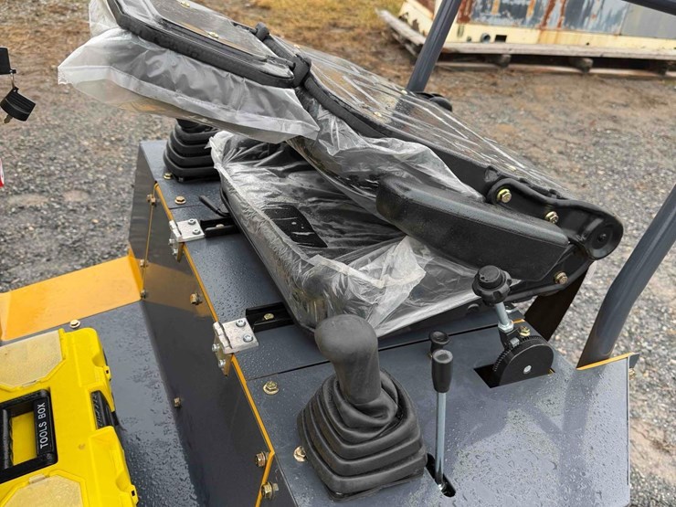 new-sdll80-mini-track-loader-image-7