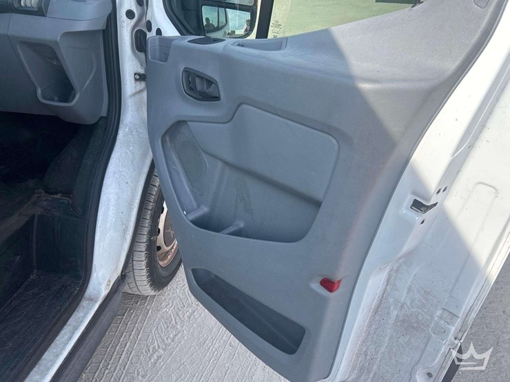 2017-ford-transit-image-23