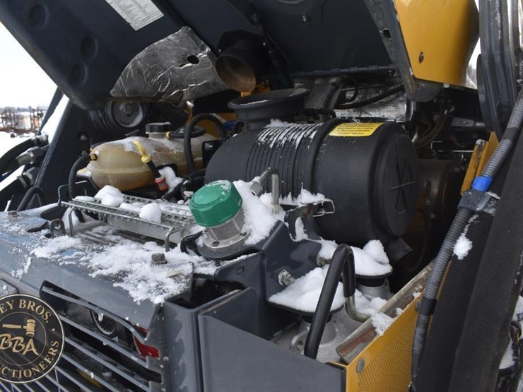 2020-deere-333g-image-42