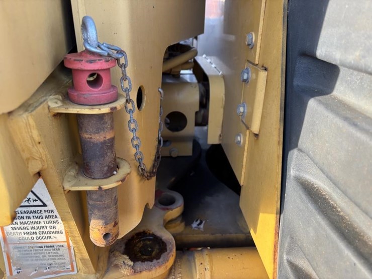 caterpillar-143h-image-34