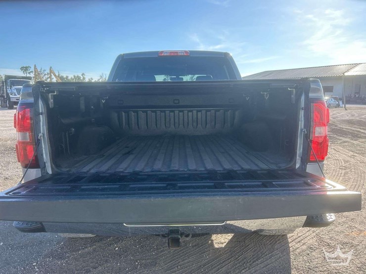 2015-gmc-1500-sierra-crew-cab-pickup-truck-image-12