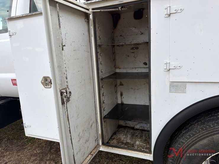 2001-ford-f650-image-8