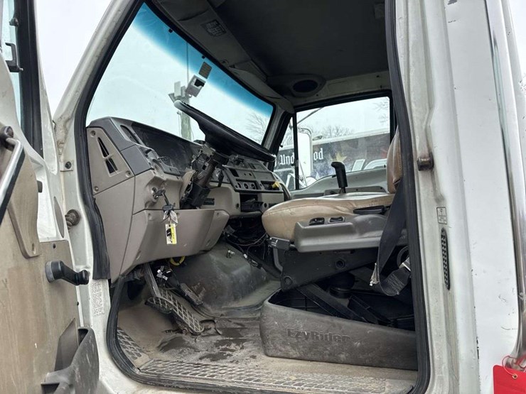 2002-sterling-l7500-image-17