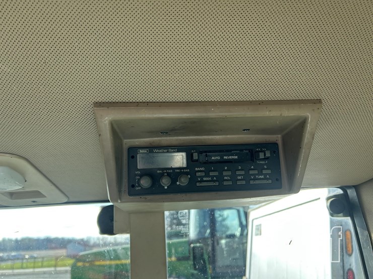 john-deere-6300-image-12