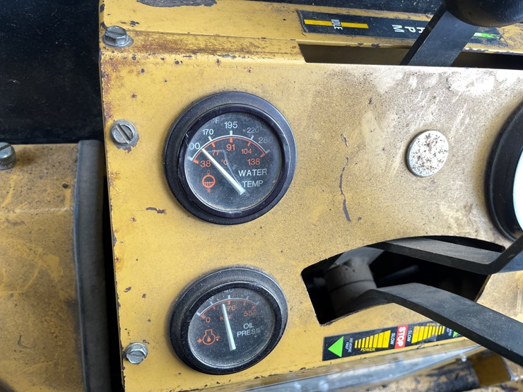 #7564-•-asv-track-loader-with-posi-track-image-36